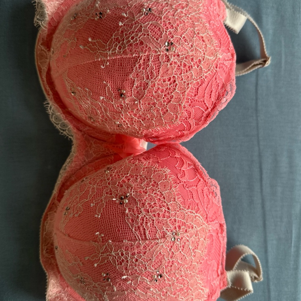 Victorias Secret Elegant Pink Lace Bra